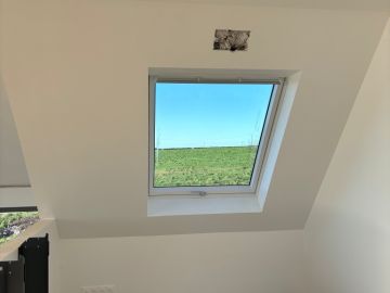 Rénovation total d'une maison néo bretonne sur Plougonvelin

Création de fenêtre de toit VELUX + installation de volets roulants électrique 

Isolation de la...